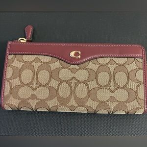 COACH Signature Jacquard L - Zip Wallet